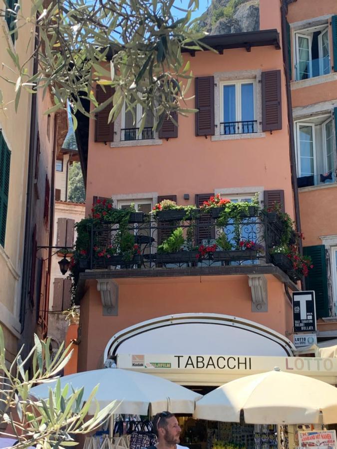 Albergo Ristorante Montebaldo Limone sul Garda Esterno foto