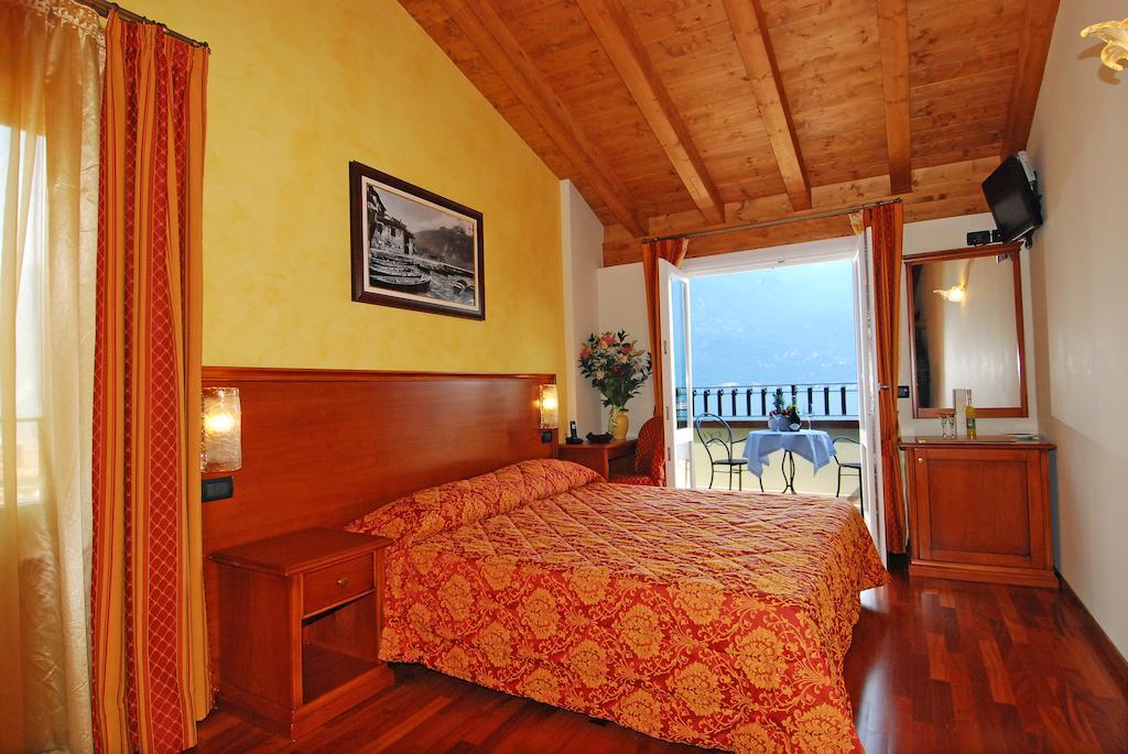 Albergo Ristorante Montebaldo Limone sul Garda Camera foto